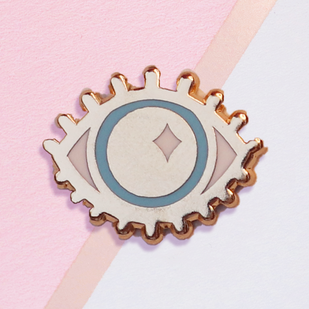 Gold Wide Eye Mini Pin