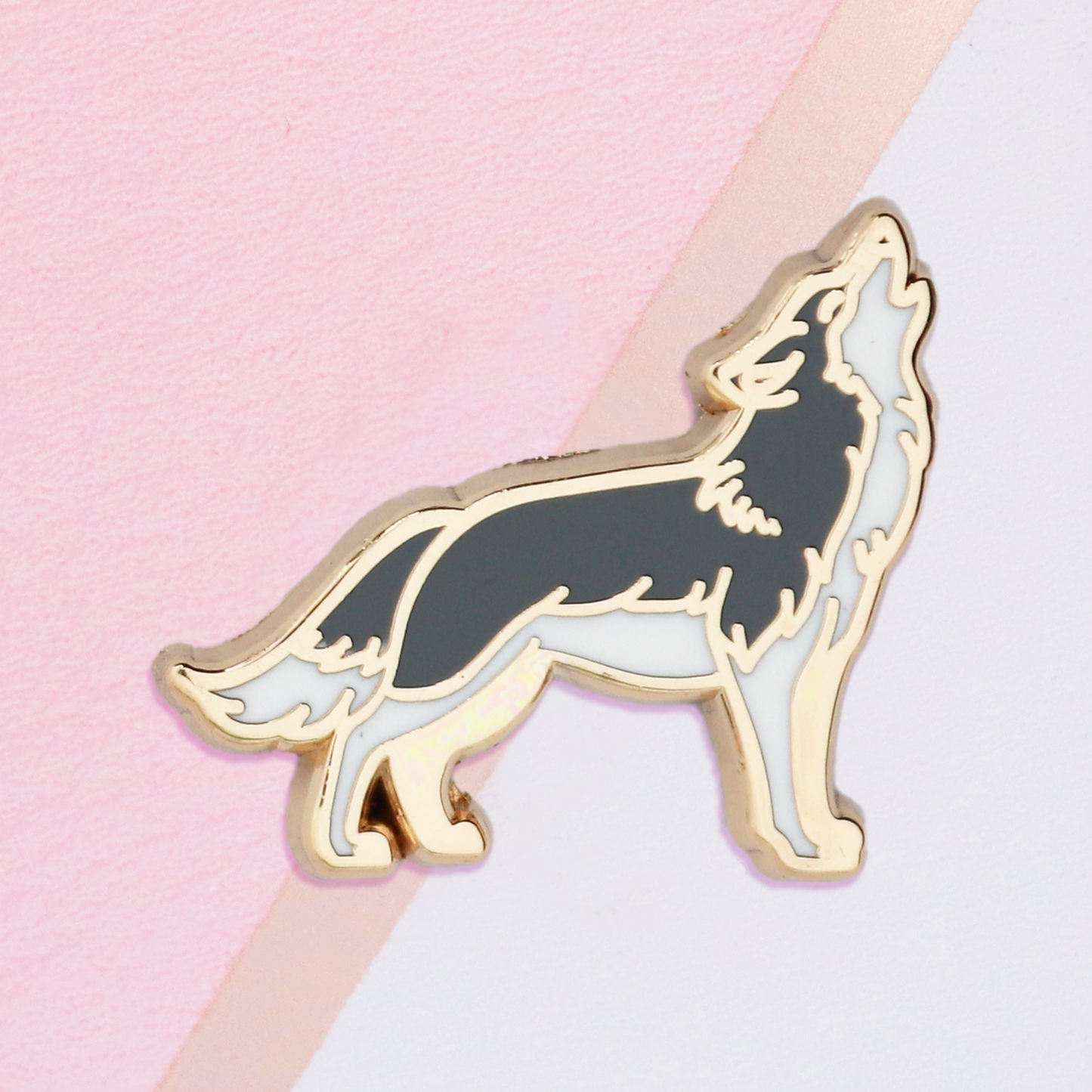 Wolf Mini Pin