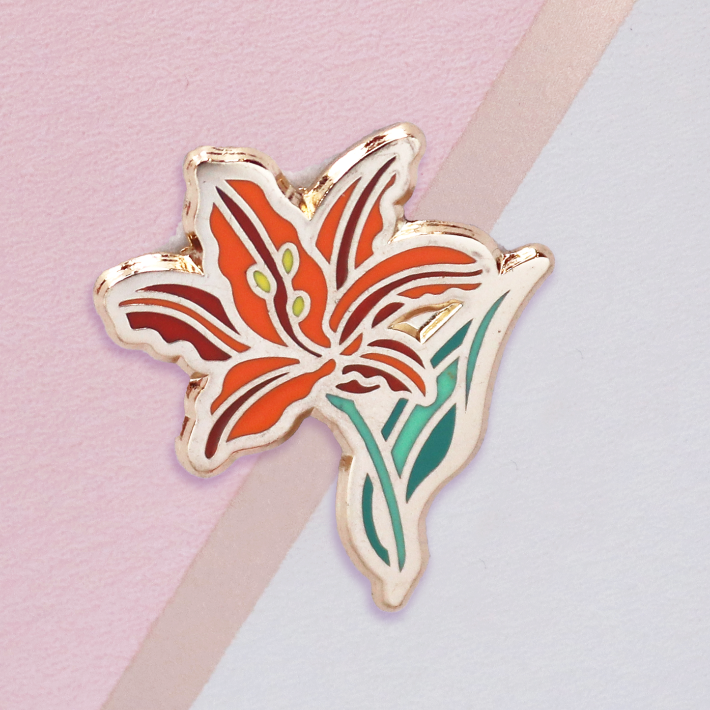 Lily Mini Pin